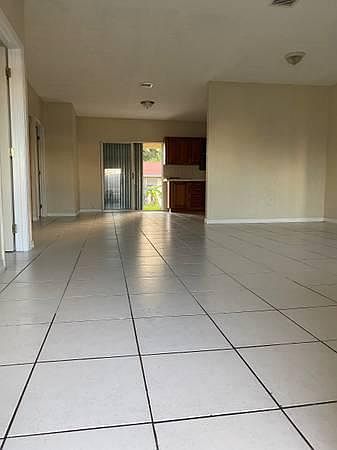 1st image of 14400 NE 14th Ave #14400