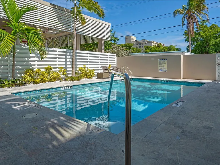 1850 Monroe St #401 — Photo 32