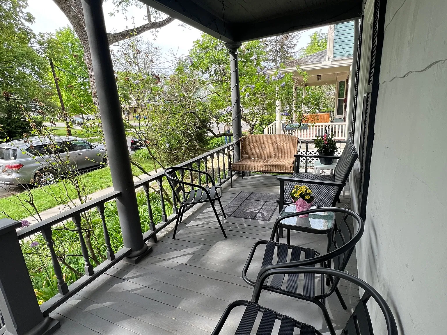1216 E University Ave — Photo 3
