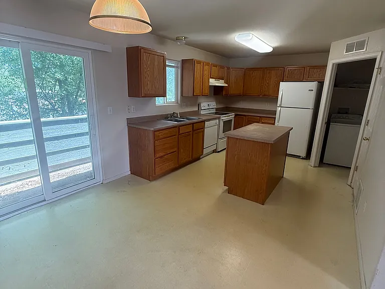 315 Ellers Grv — Photo 7