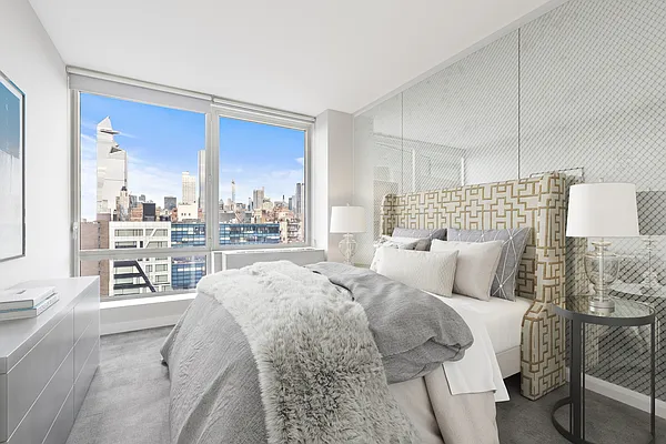 Rented by Isaacs Ganz Real Estate | media 16