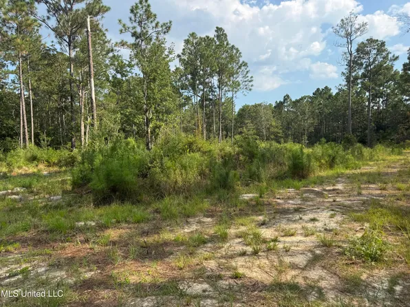 7368 Longridge Rd, Long Beach, MS 39560