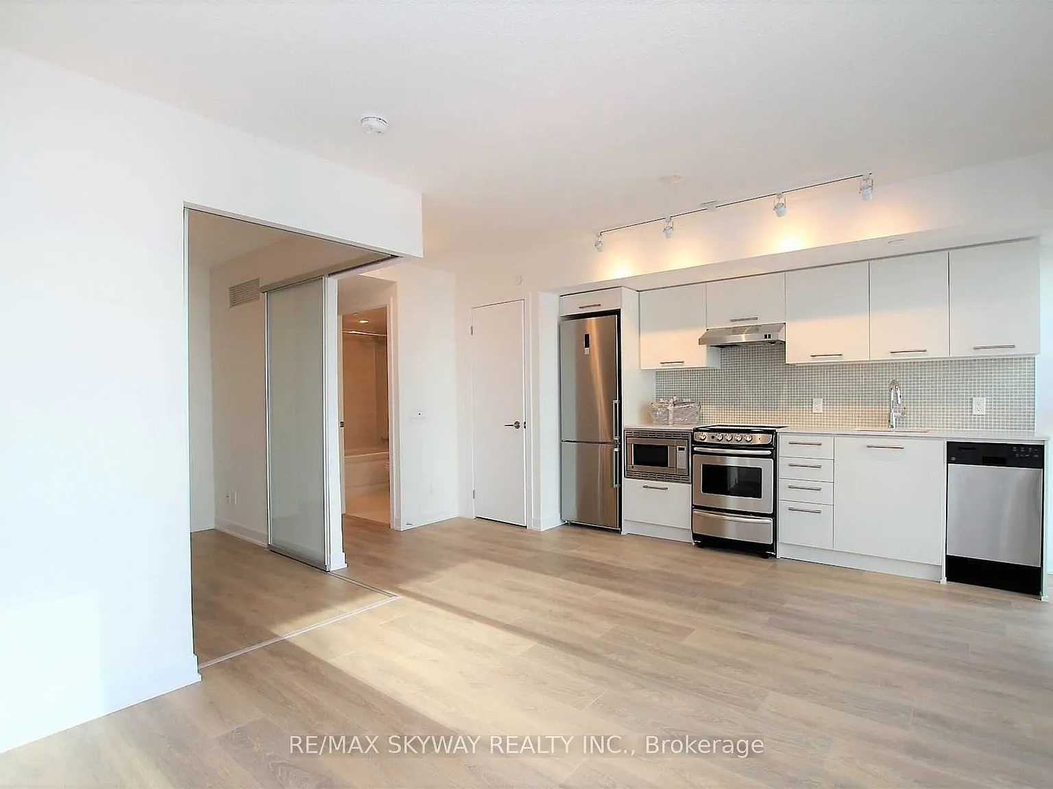 1 bed, $2,200 — Photo 2