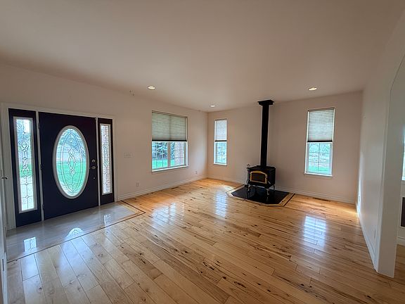 5th image of 3396 Valley Way