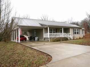 695 Wade Rd, Bowling Green, KY 42101