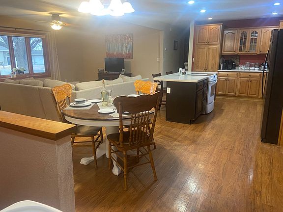 5th image of 3233 Garnet Dr