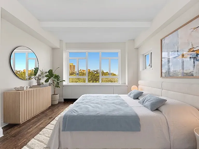 240 Central Park S #7L — Photo 5