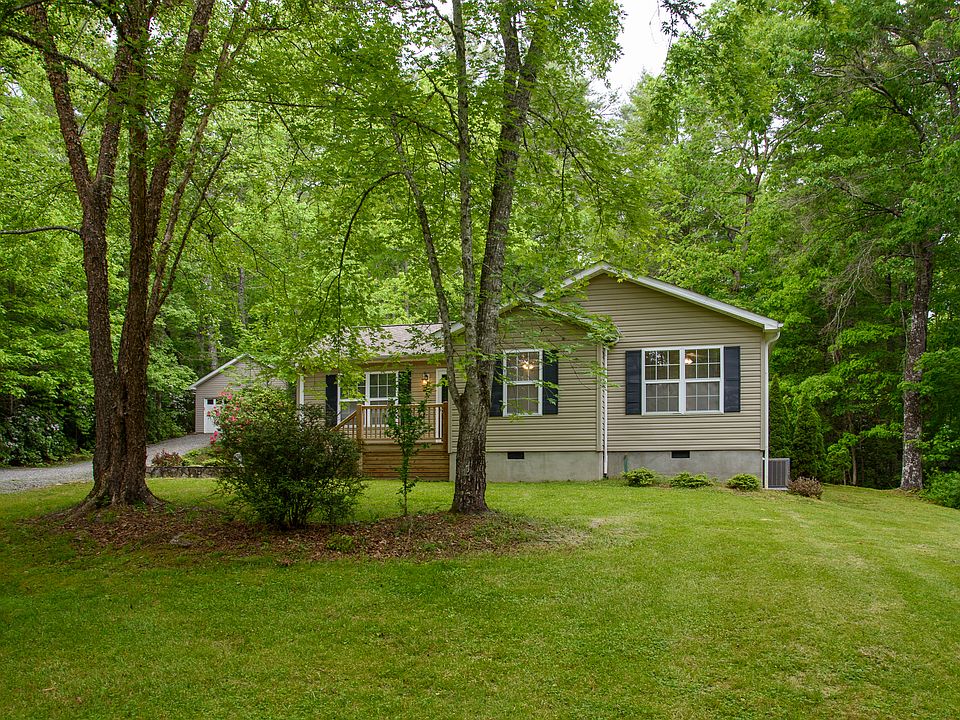 Front Exterior and Large Yard