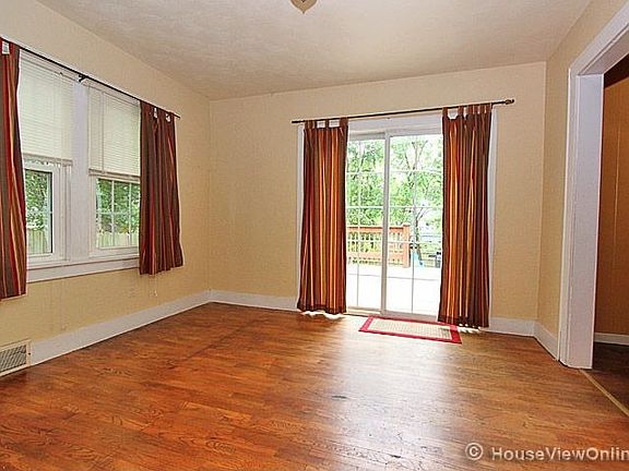 4th image of 1801 Thilenius St