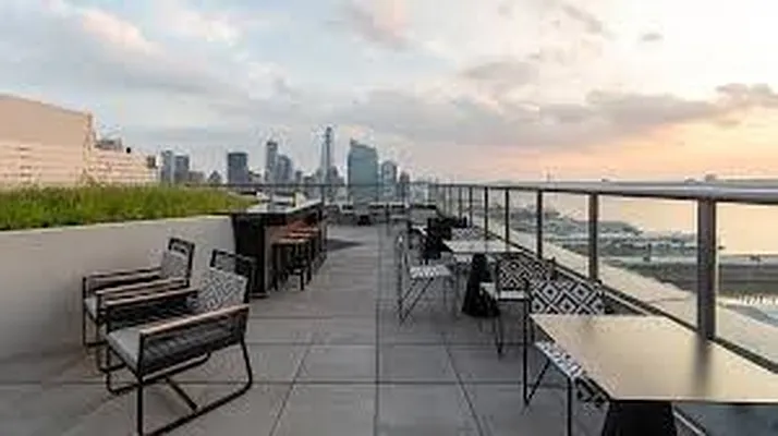 Rented by Bond New York | media 5