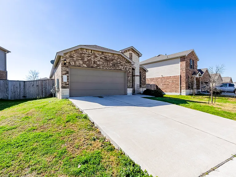 11617 Amber Stream Ln — Photo 3