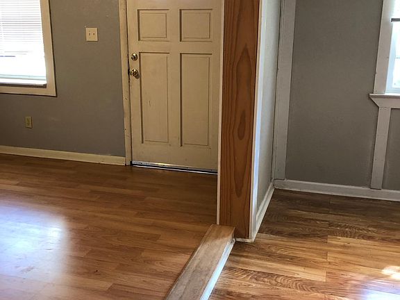 4th image of 2876 Bell Dr