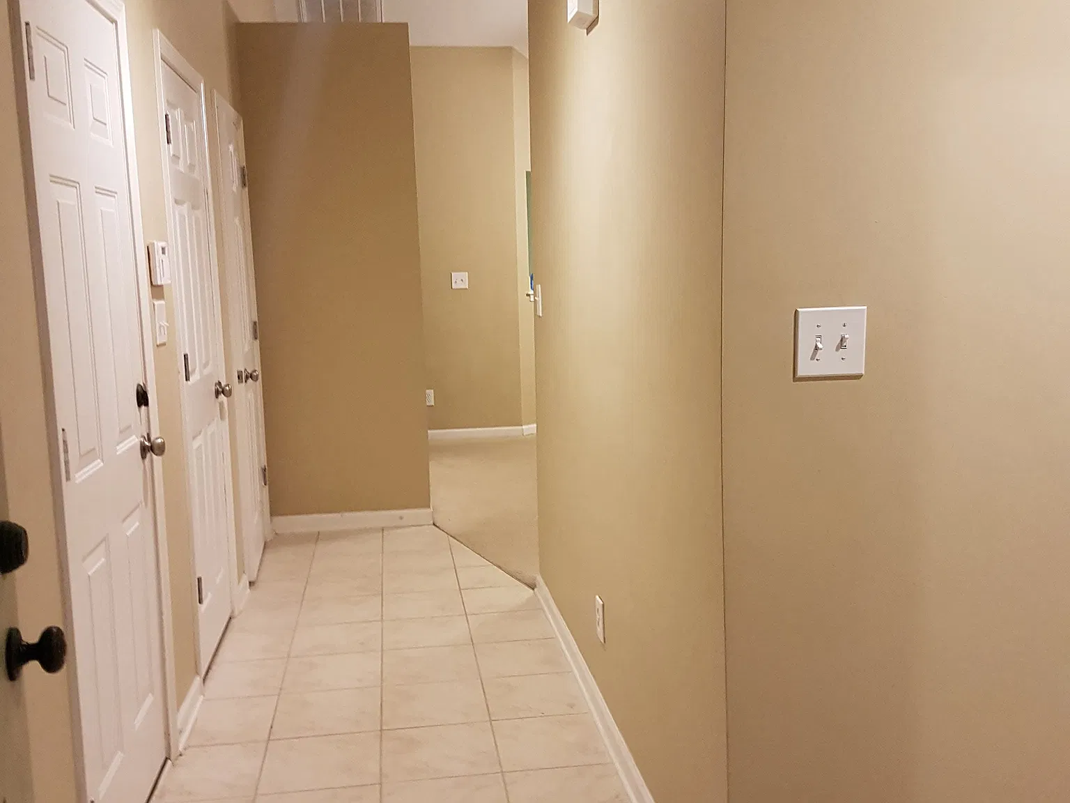 4 bed, 2076 sqft, $2,050 — Photo 2