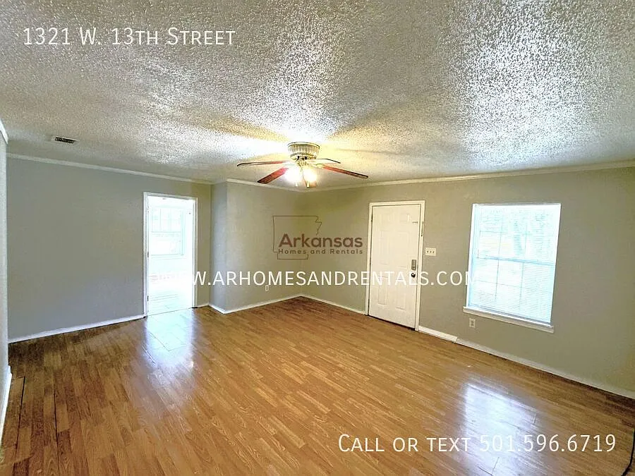 1321 W. 13th Street | 3 Bedrooms | 2 Bathrooms 1/2 Off First Month's Rent — Photo 2
