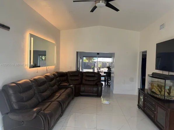 11818 SW 273rd Ln, Homestead, FL 33032