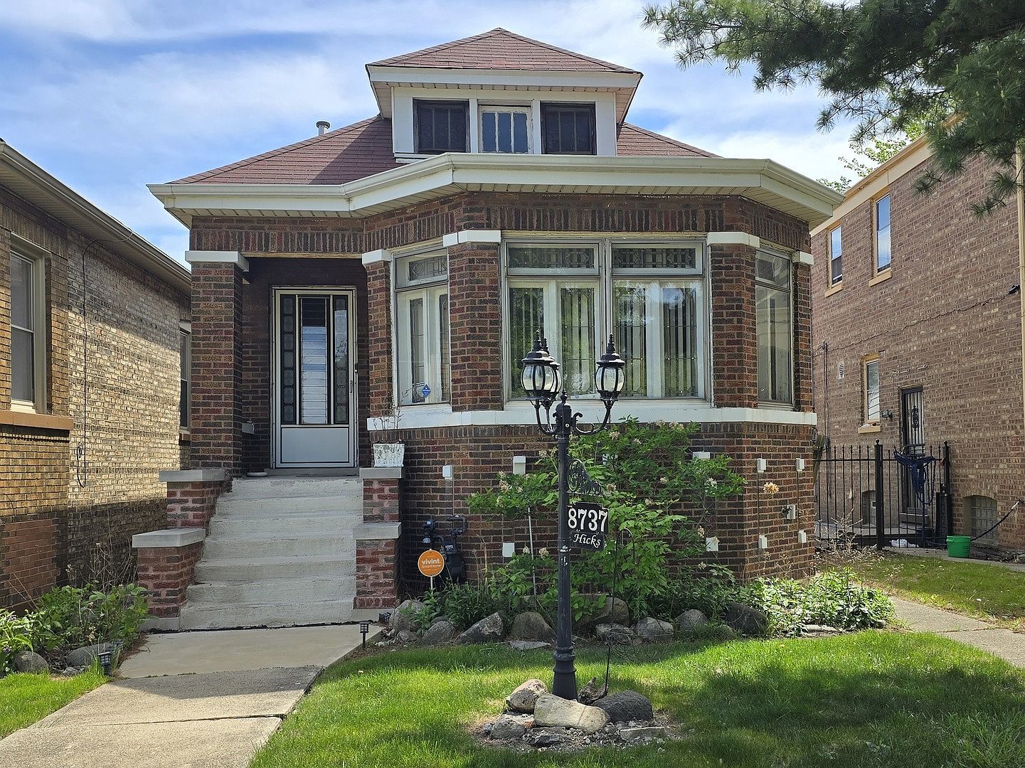 8737 S Wood St, Chicago, IL 60620 | Zillow