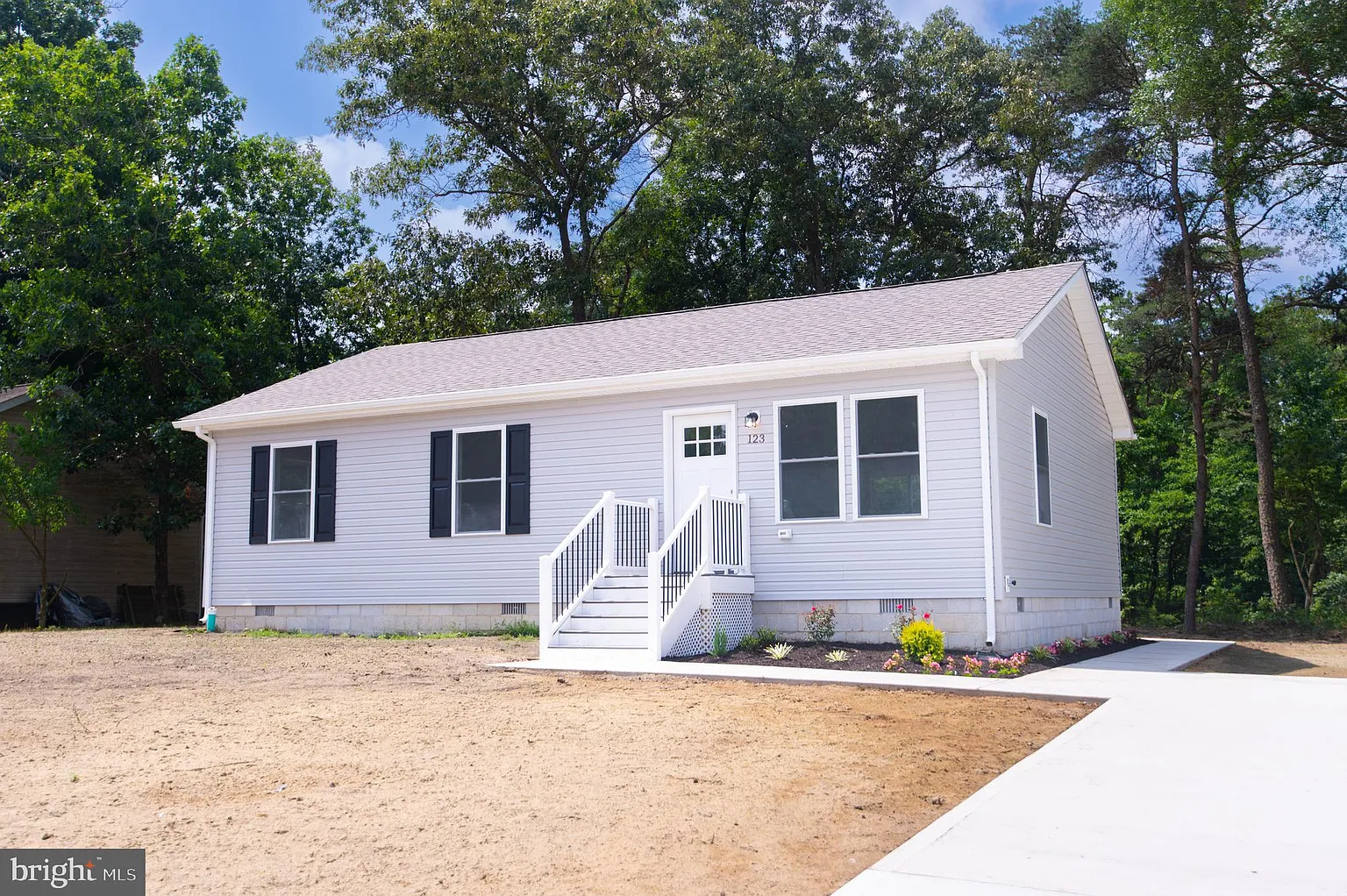 123 Charlotte Ave photo 1