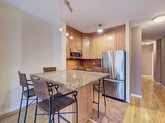 4th image of 123 1st Ave #1