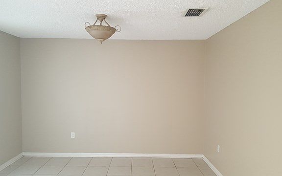 4th image of 24 Rainstone Ln