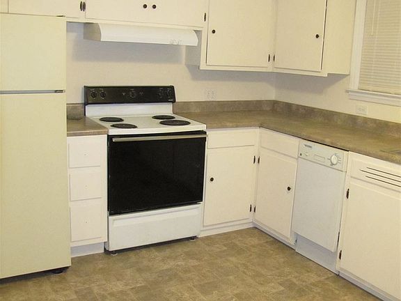 5th image of 213 E 3rd North St