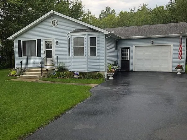 6720 Minnick Rd, Lockport, NY 14094