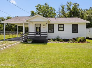 1304 Mantou St, Pascagoula, MS 39567