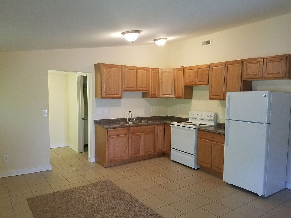 2nd image of 636 Joliet St