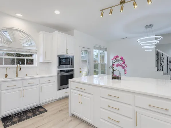 7800 Brushfield Dr, Plano, TX 75025