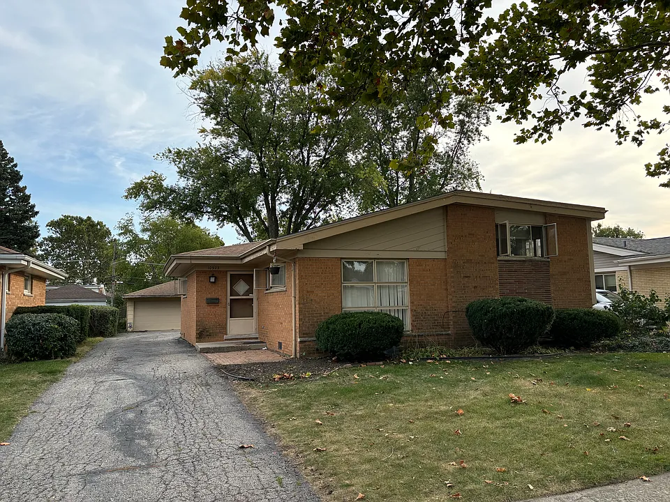 10923 Windsor Dr