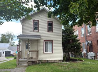 120 N Lake St SE, Caledonia, MI 49316
