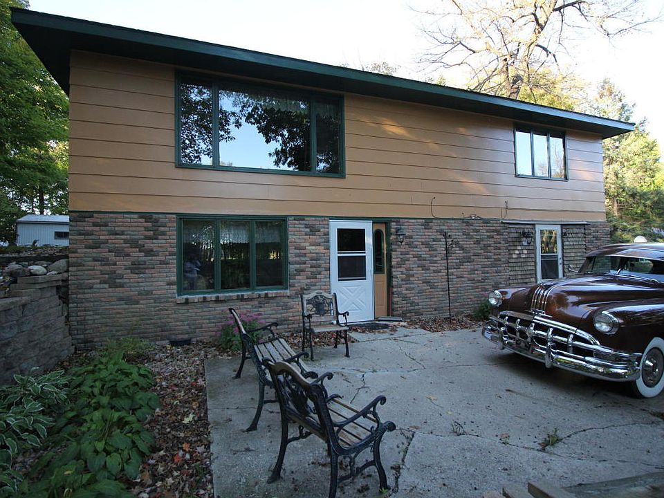1st image of 9842 Chippewa Hts NW