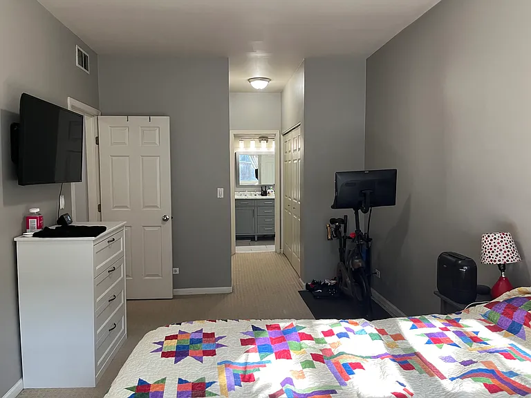303 W Scott St #303 — Photo 19