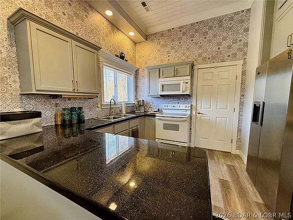 3rd image of 436 Country Mile Rd