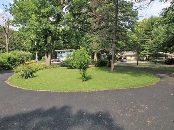 2nd image of 2402 N Lehman Rd