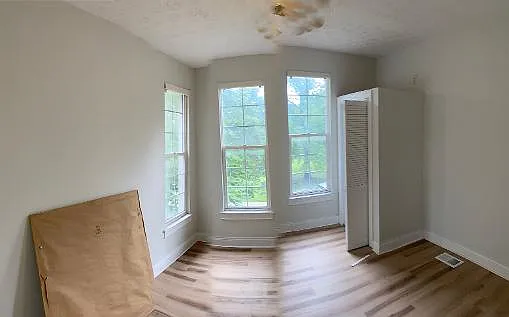 102 N State Ave — Photo 22