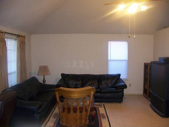 5th image of 604 Parkway Blvd