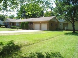 11 Boykin Ln, Hampton, VA 23663
