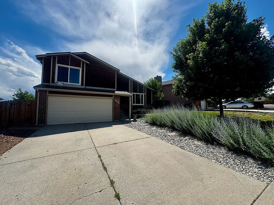 3725 Sedgewood Way