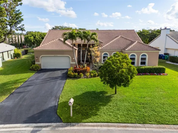 5011 NW 84th Road, Coral Springs, FL 33067
