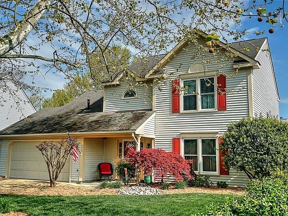 3rd image of 972 Penhook Ct