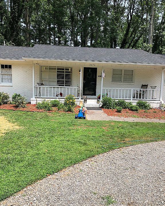 2nd image of 2670 Creekview Dr