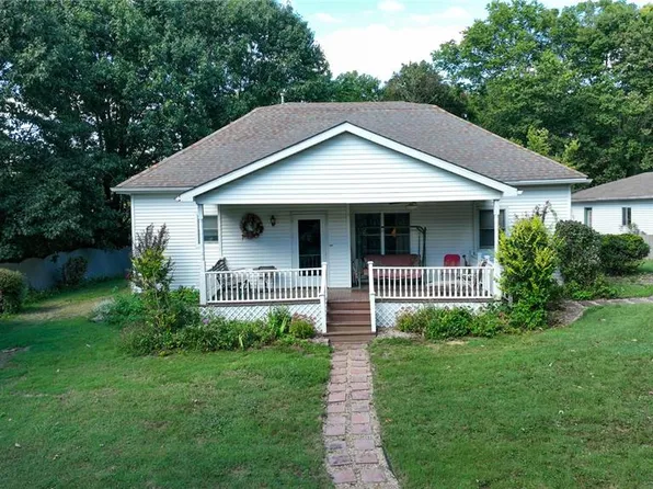 100 Fisher Ave, Sawyerville, IL 62085