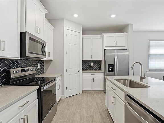 3rd image of 28009 Seasons Tide AVE