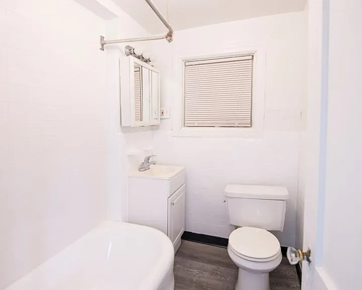 **English Manor Apartments Timeless Charm in the Heart of East Germantown** — Photo 23