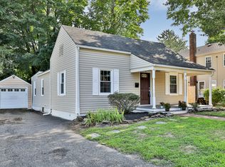 6 Oldfield Pl, Red Bank, NJ 07701