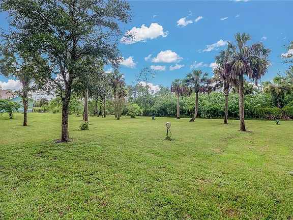 3rd image of 3885 Everglades Blvd S