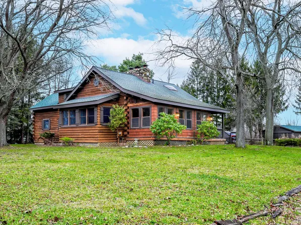10169 Van Vleet Rd, Gaines, MI 48436
