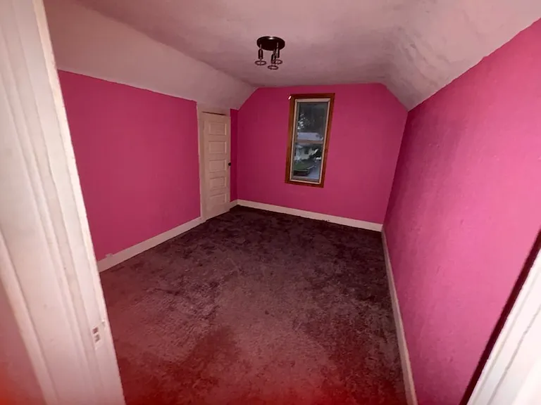 2061 N College St — Photo 9