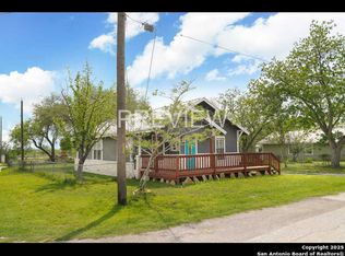 8021 9th St, Somerset, TX 78069