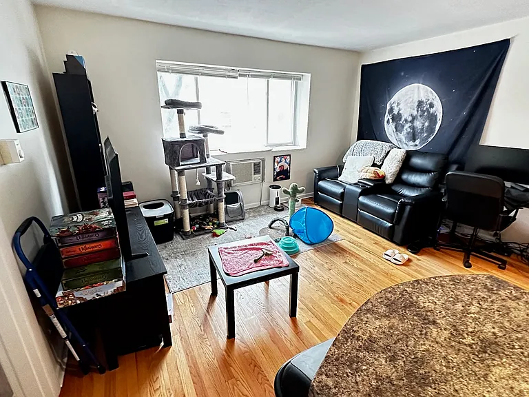 200 Kelton St #11 — Photo 4